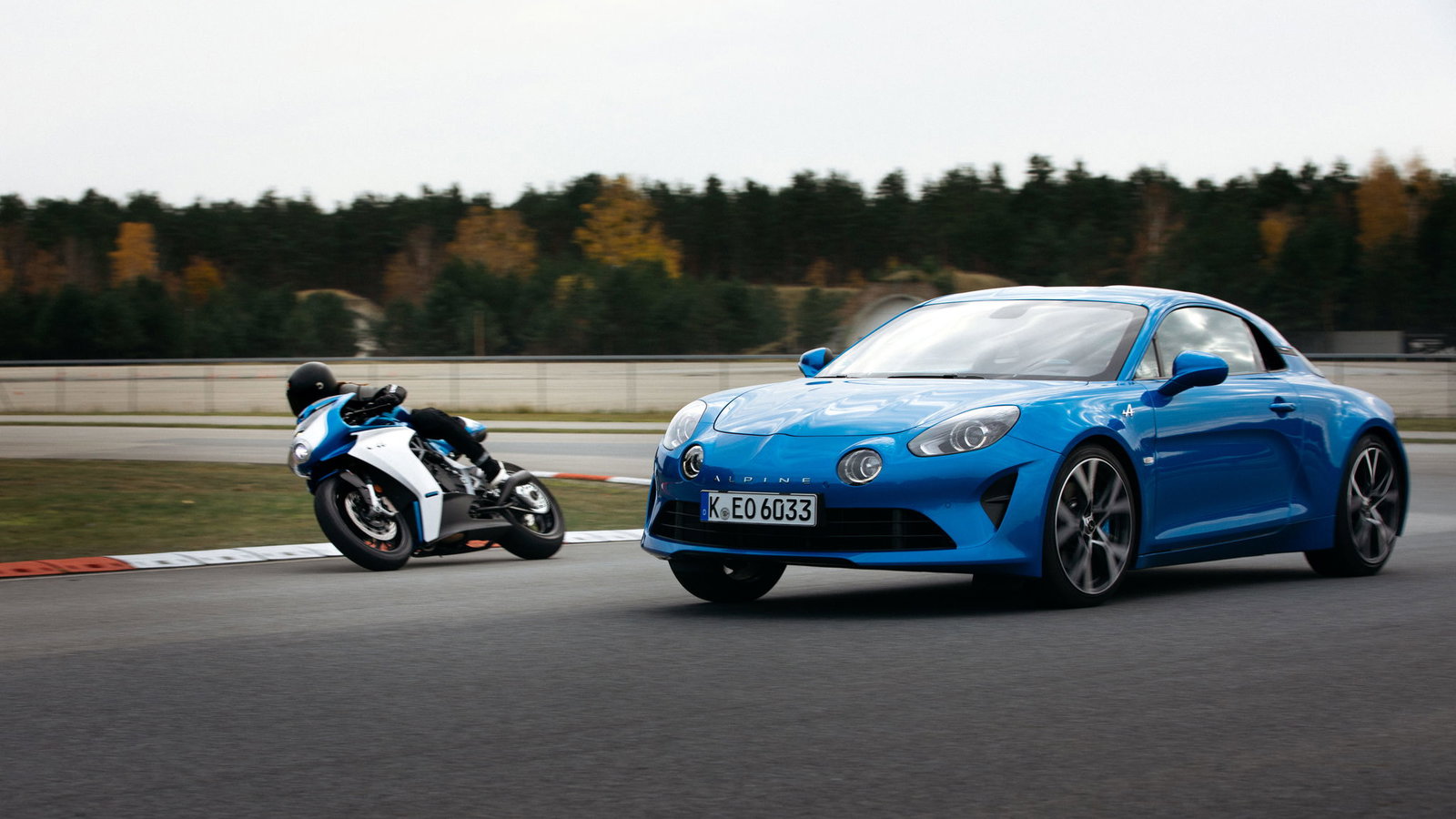 Superveloce Alpine motorcycle
